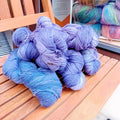 Wollgarn Skatstadt, Farbe blau lila (Kornblumenkarte)