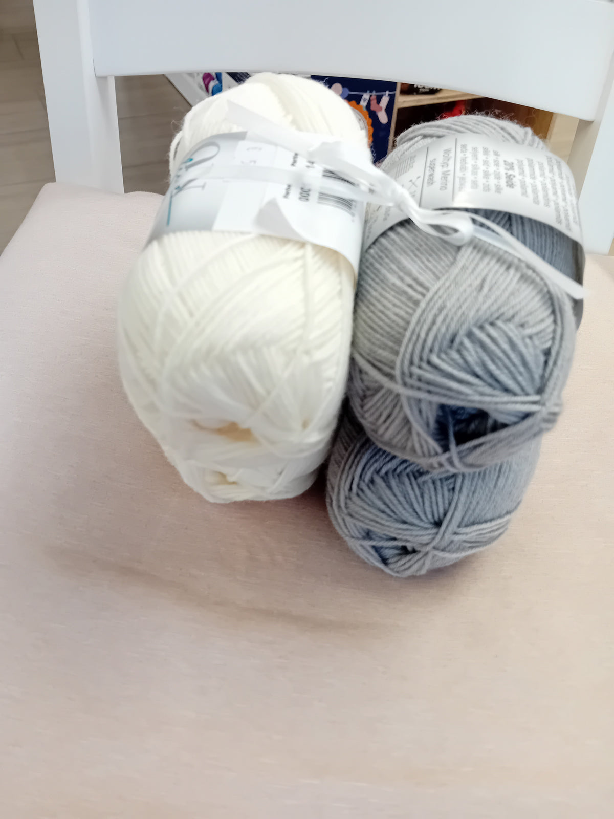 Sockenwollpaket 2 in Hellgrau